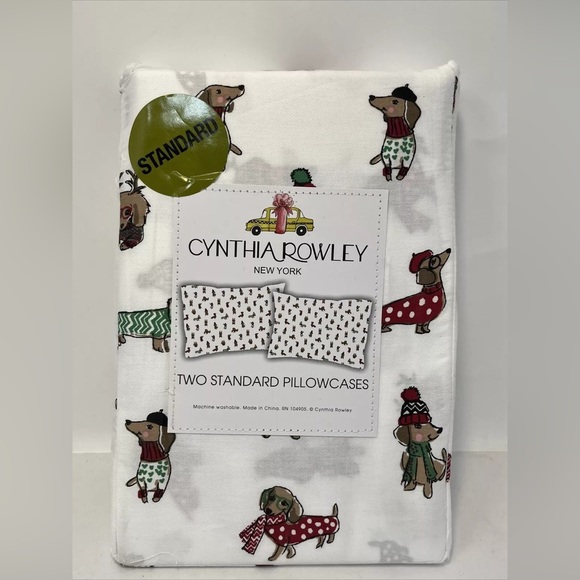 Cynthia Rowley nwt Pillowcases with Dog Print  Dachshund 2 Standard Christmas - Picture 1 of 2
